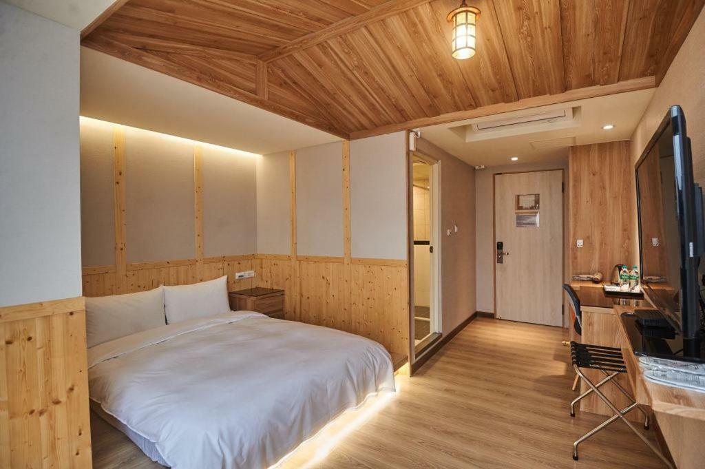 Sung Tai Hotel Kaohsziung Kültér fotó